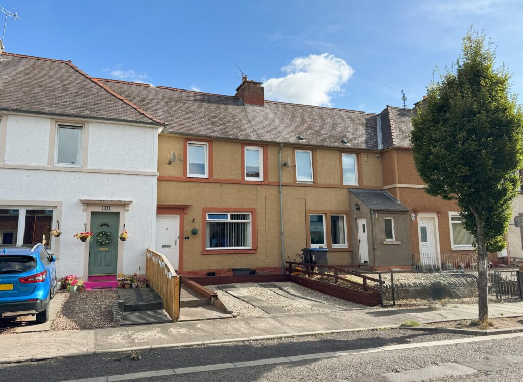 39 Grovehill, Kelso, TD5 7AR - property photo 1